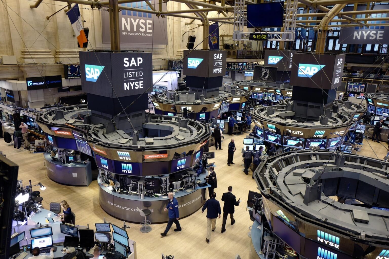 Global markets plunge as Trump test positive for COVID-19