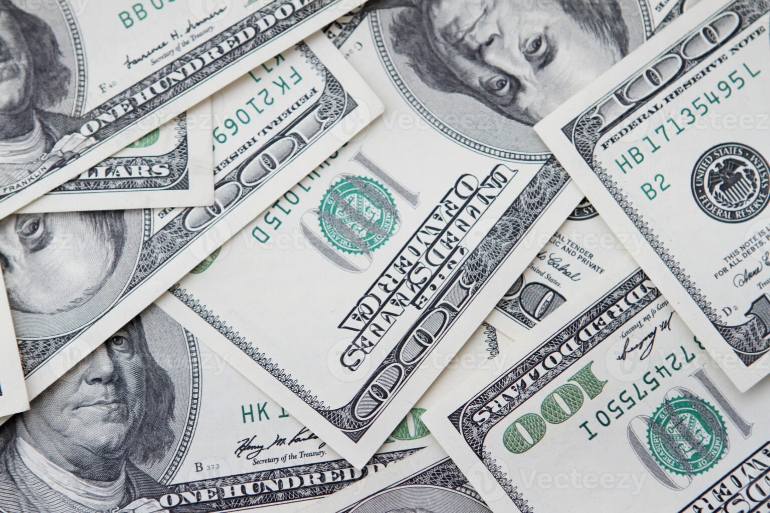 Pakistan’s foreign exchange reserves exceed $27 billion for the first time