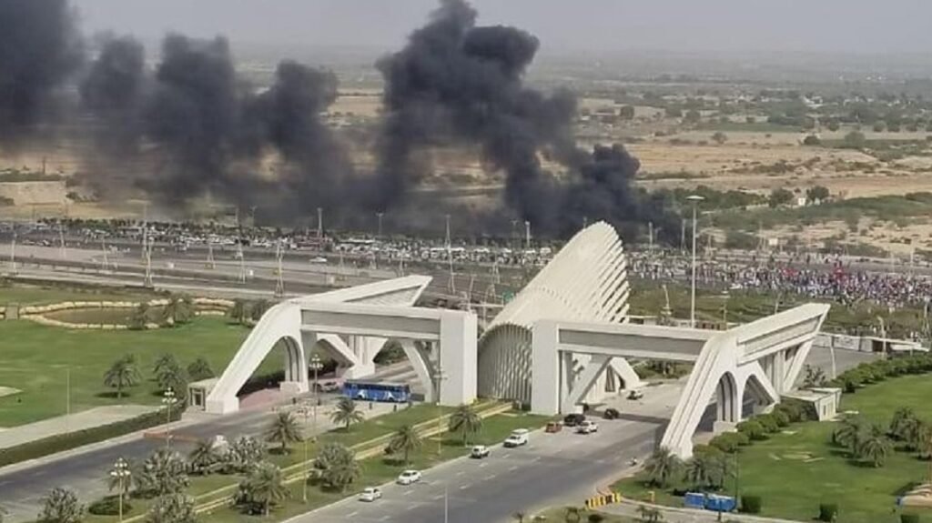 Bahria Catches Fire: Miscreants set fire to properties at Bahria Town Karachi