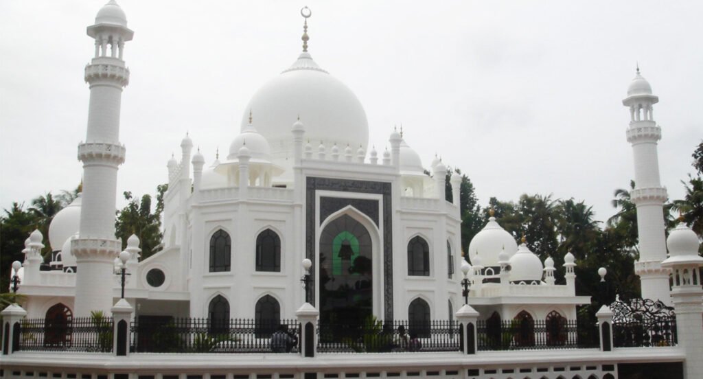 Indian architect becomes famous as “Mosque-Man” for