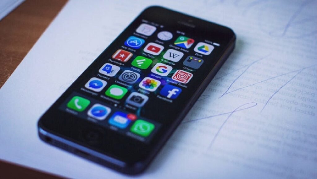 Mobiles, internet devices banned in Karachi exam centers