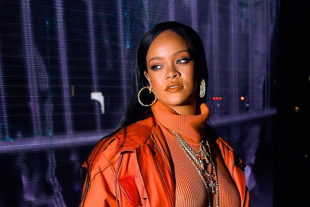 Singer Rihanna is officially a billionaire