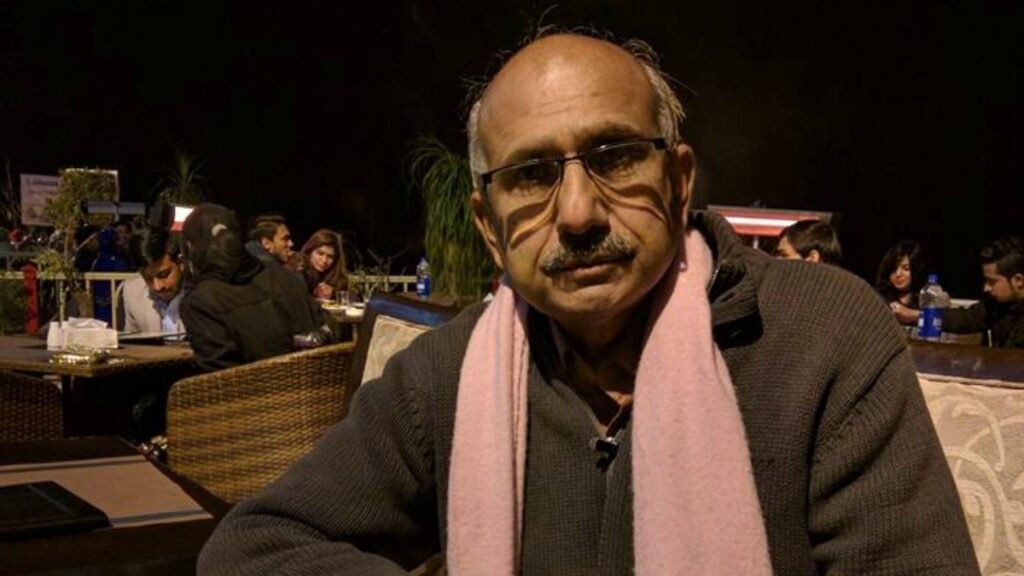 Why poet Rifat Abbas rejected one award and accepted the other; A literary hero and his principles