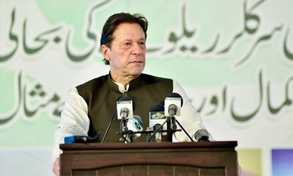 Federal, Sindh govts need to set aside political differences to resolve Karachi’s issues: PM Imran
