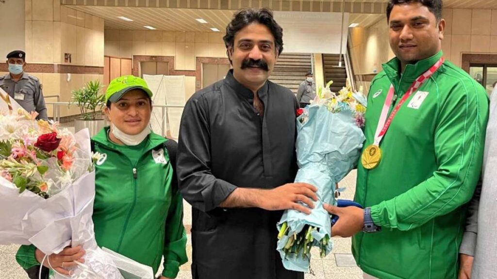 Paralympic gold medallist Haider Ali receives rousing on return