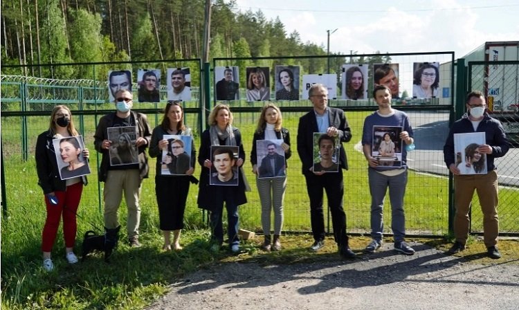 record number of 293 journalists are in jails: CPJ