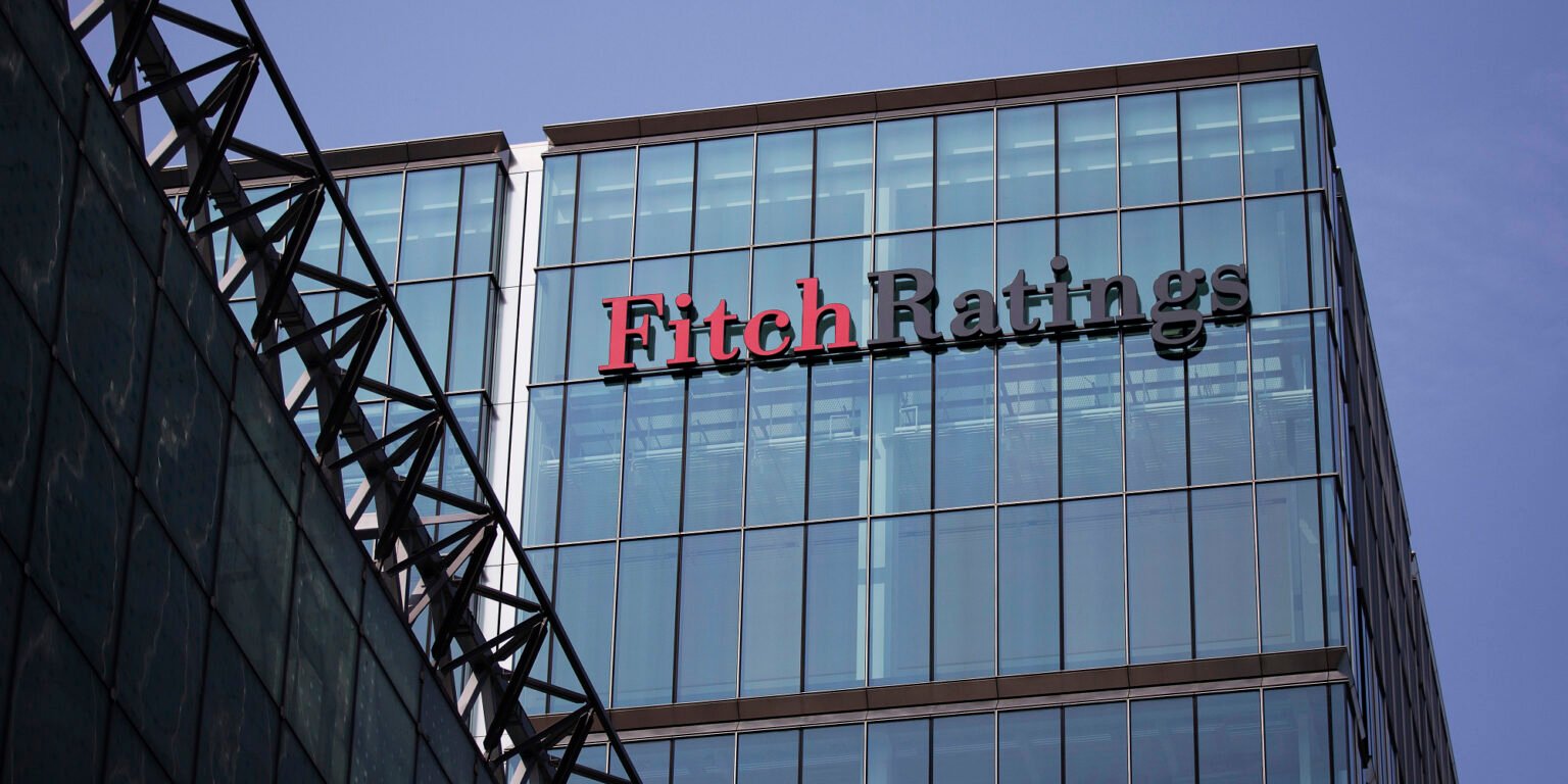 Fitch downgrades Pakistan’s credit outlook to ‘negative’ Fitch global growth outlook
