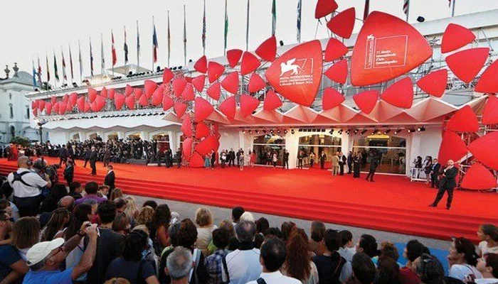 Venice Film Fest Launches with the world premiere of Noah Baumbach’s Netflix Drama “white Noise”