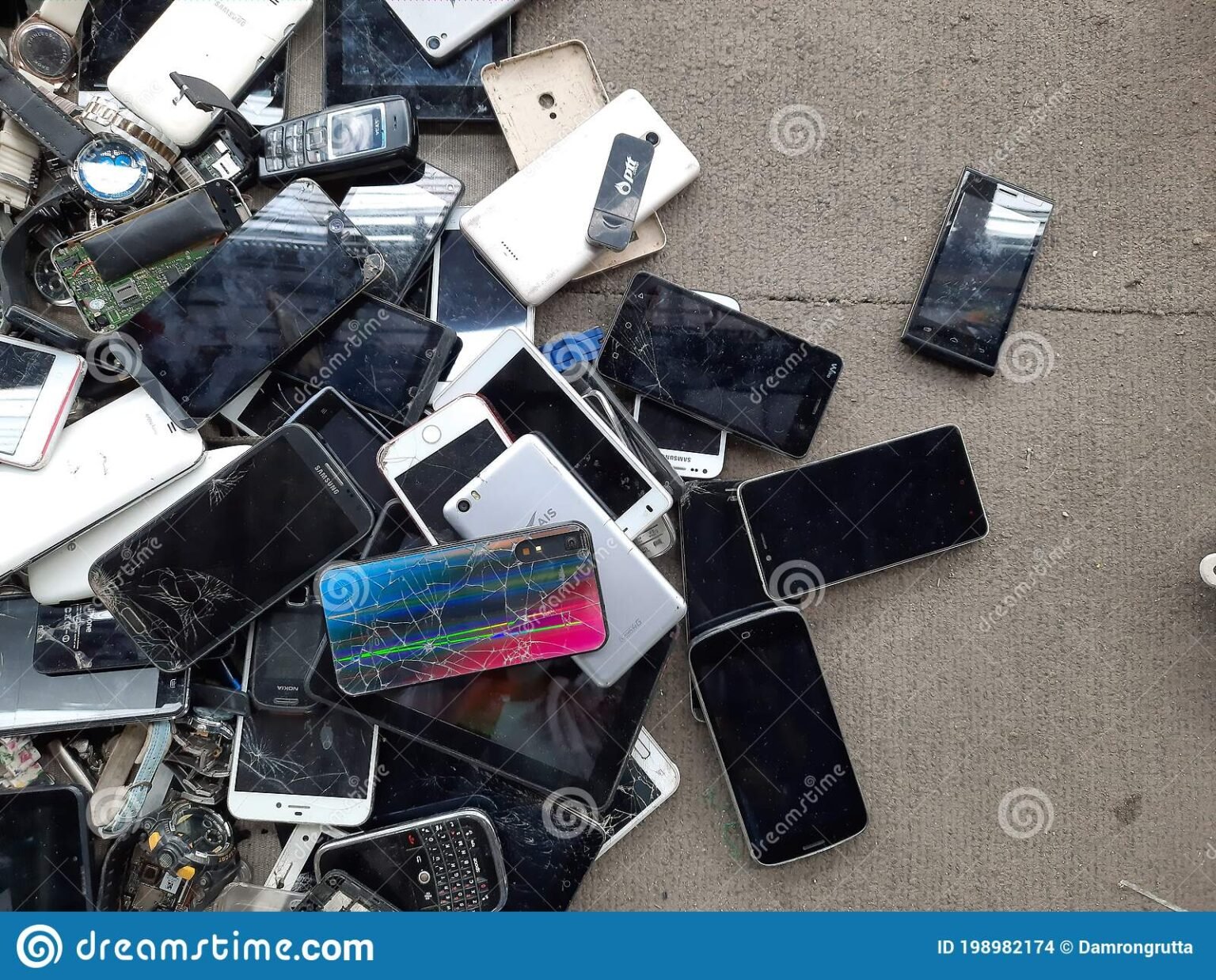 Five Billion phones to be thrown away in 2022