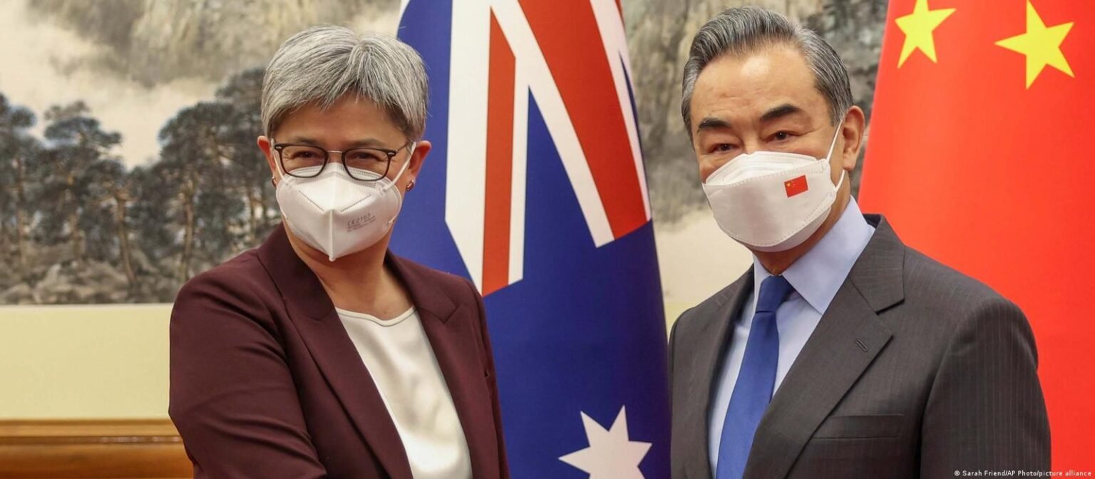 Australian Foreign Minister in China After breakdown in Ties