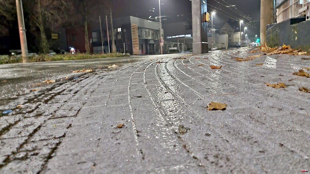 Germany: Black ice unleashes travel woes