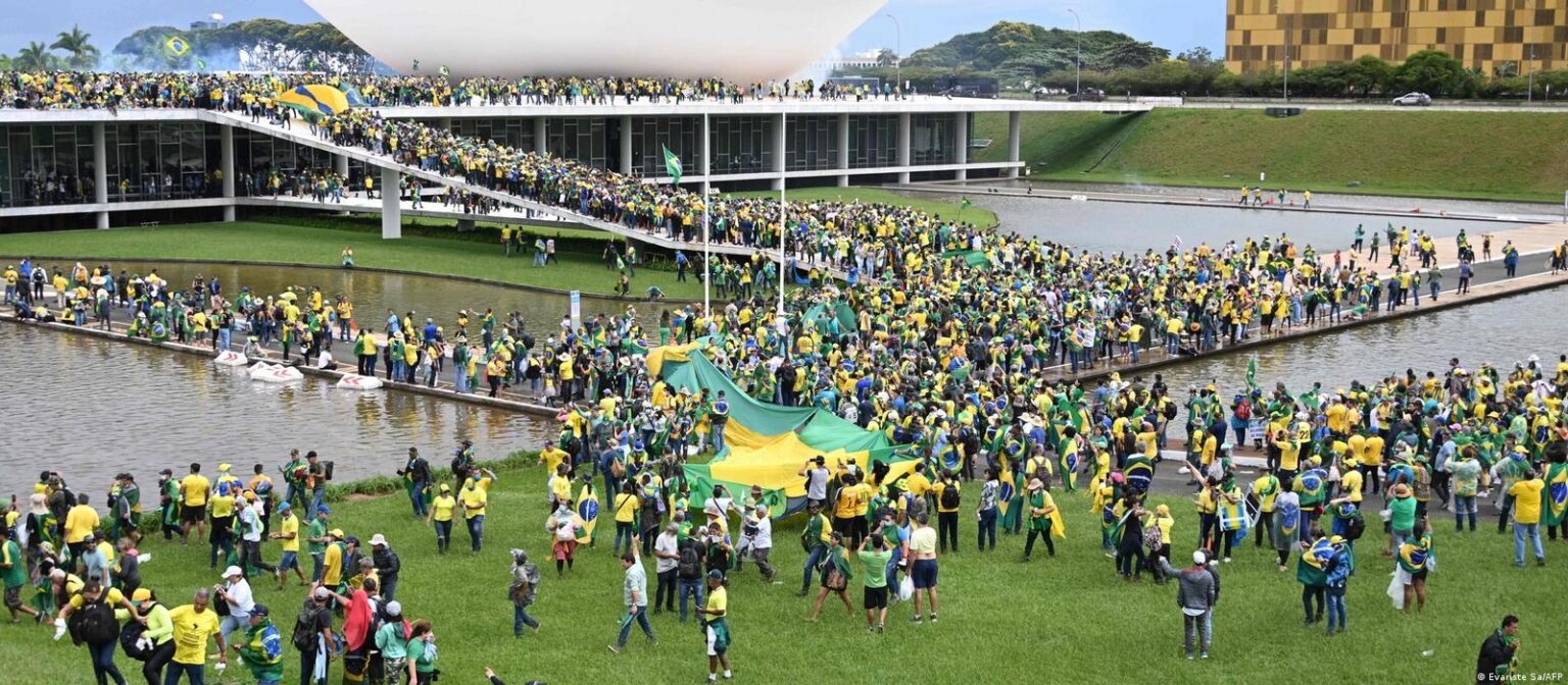 Bolsonaro supporters swamp National Congress