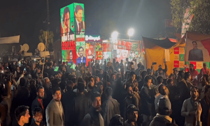 PTI workers gather at Lahore's Zaman Park to resist Imran's arrest