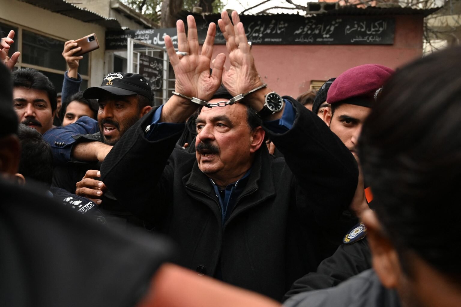 IHC grants bail to Sheikh Rashid IHC grants bail to Sheikh Rashid