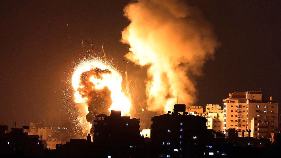 Israel bombing Gaza every 30 seconds, uses 4,000 tonnes of explosives so far