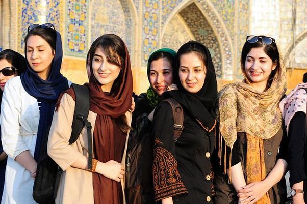 Iranian banks gave 1.24 trillion Rials in loans for marriages last year