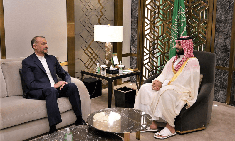 Iran’s Foreign Minister Meets Saudi Crown Prince Mohammed bin Salman