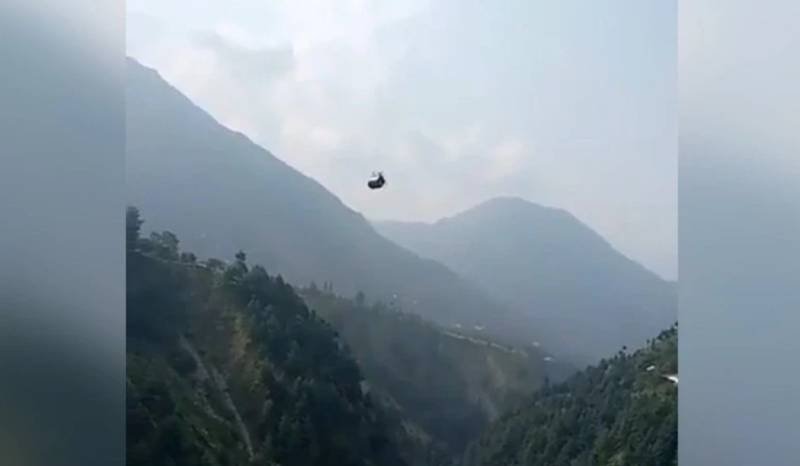 Army’s SSG team launches rescue operation for individuals stranded in chairlift in battagram