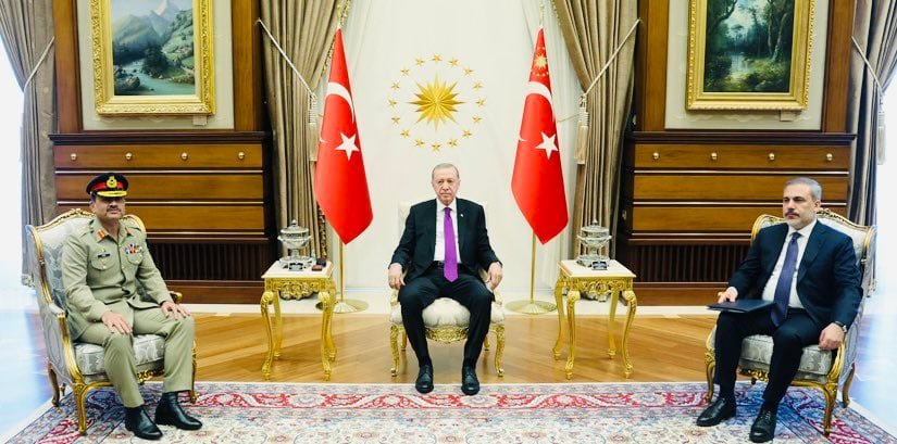 General Munir Advocates Strengthening Defense Cooperation with Turkey