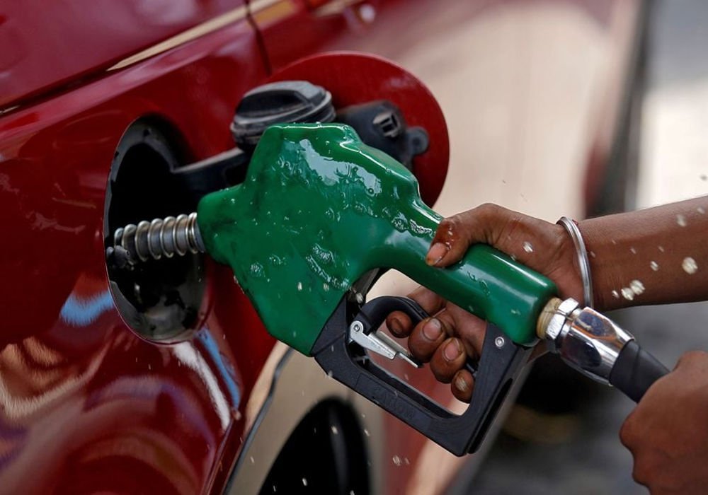 Petrol price in Pakistan reduced by Rs 8 per litre