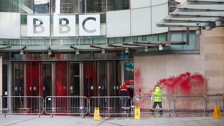 BBC faces pressure to call Hamas a terrorist organization: Davie urges staff to speak up