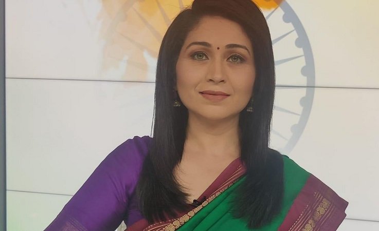 Watch it: TV anchor faces criticism for wearing Palestinian Sari, Video goes viral