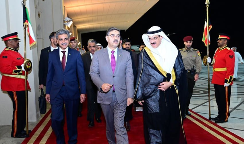 Caretaker PM Kakar Secures Vital Agreements in Diplomatic Triumph in Kuwait