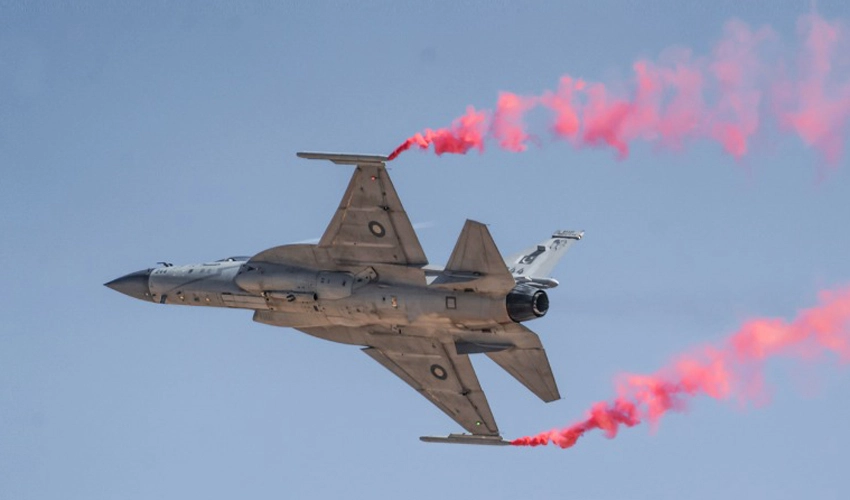 PAF JF-17 Thunder Steals the Spotlight at Global Defense Air Show