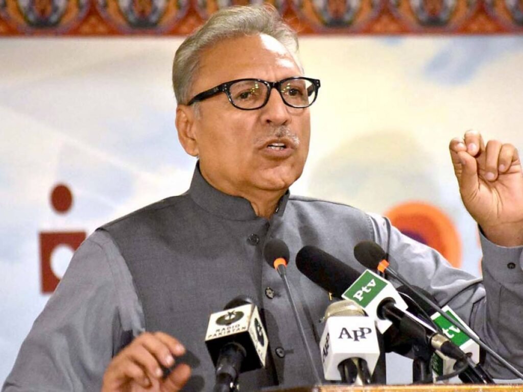 Former Pakistan President Arif Alvi Laughs off Treason Demands, Welcomes Trial in Press Conference