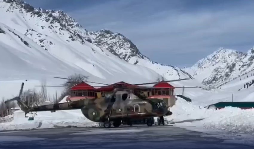 Pakistan Army Conducts Timely Rescue Mission for Injured Skier in Gilgit-Baltistan