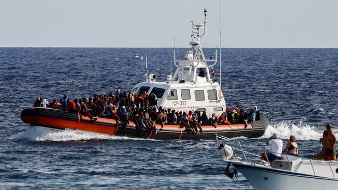 Several die as another migrant vessel sinks off Italian coast