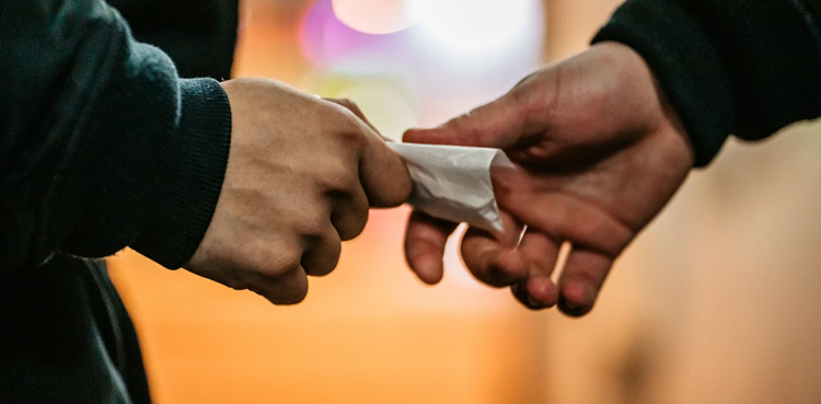 Lahore SHO Accuses CIA Officials of Collusion with Drug Dealers