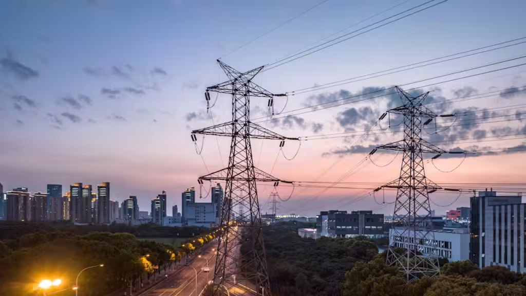 Heatwave Triggers 6,247MW Power Shortfall in Pakistan