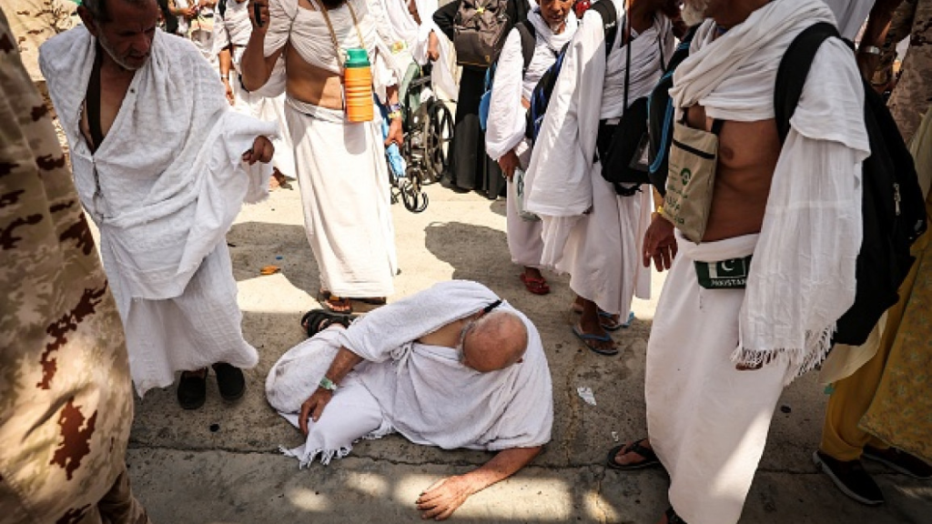 Egypt Revokes Licenses of 16 Tourism Companies After Hajj Tragedy, Cites Illegal Pilgrim Arrangements