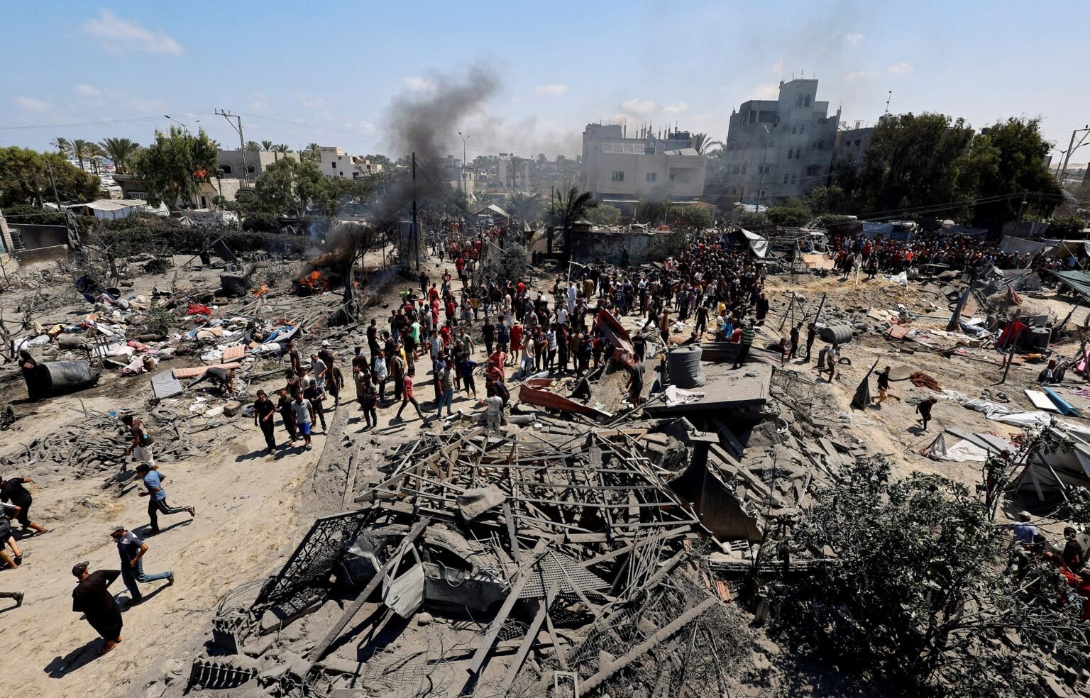90 Palestinians Killed as Israel Targets Hamas Military Chief, Say Gaza Officials