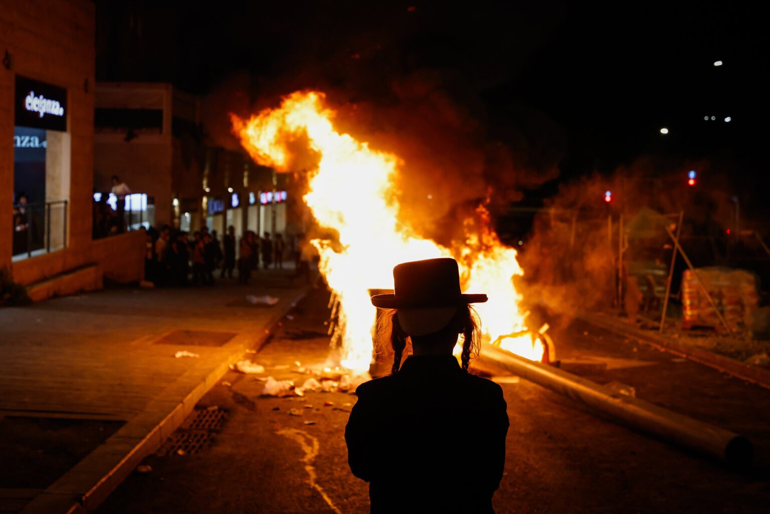 Haredi Minister’s Car Attacked Amid Violent Anti-Draft Protests in Jerusalem