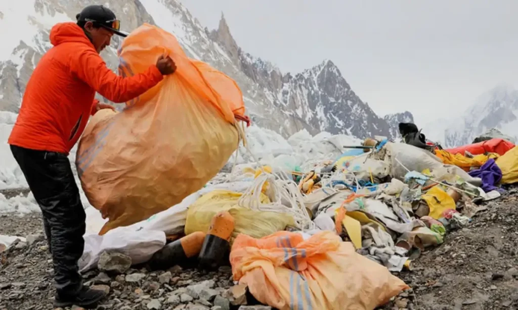 Dubai’s Mashreq Initiates Mountain Cleanup Mission at Pakistan’s K2 and Broad Peak
