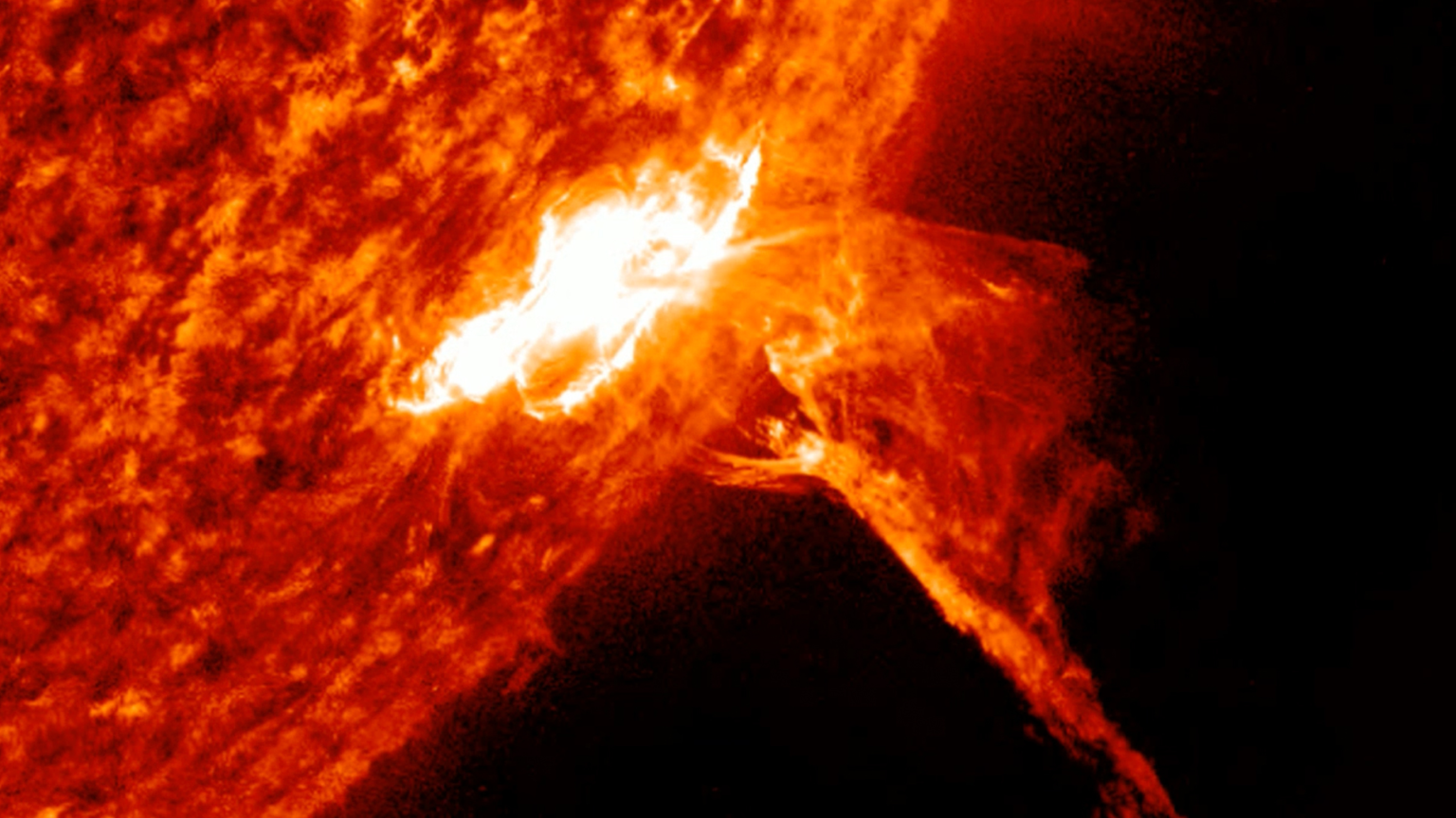 Sun Unleashes Powerful X-Class Flare, Causing Radio Blackouts in Asia-Pacific