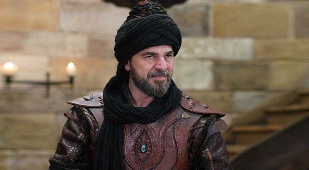 Diriliş: Ertuğrul Actor Engin Altan Düzyatan Credits Pakistanis for His Global Popularity