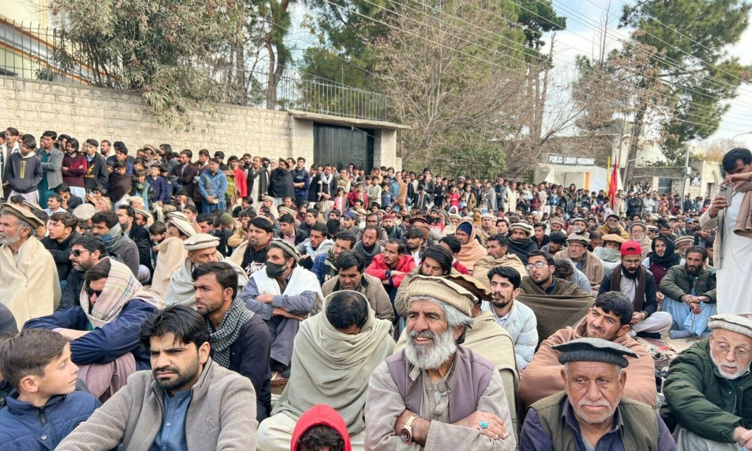 MWM Ties End of Karachi Sit-ins to Opening of Parachinar Roads