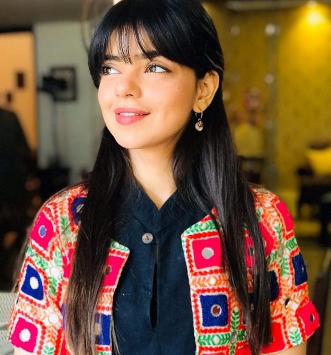 Actress Srha Asghar reveals her pregnancy on social media