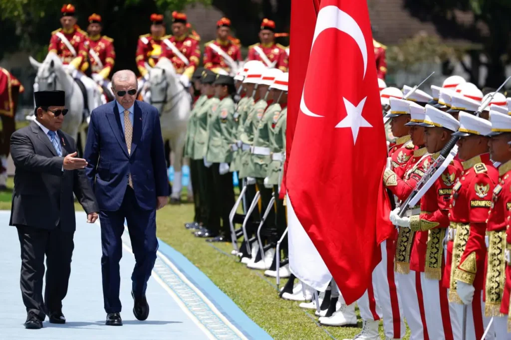 Turkiye President Meets Indonesian Counterpart to Strengthen Economic and Defence Ties
