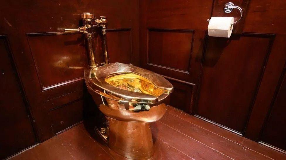 £4.8 Million Solid Gold Toilet Stolen in Bold Heist at Blenheim Palace
