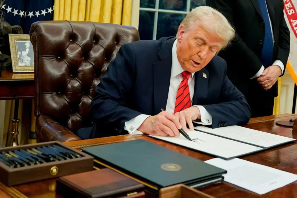 Trump Admin Launches ‘CBP Home’ App to Promote Voluntary Deportations