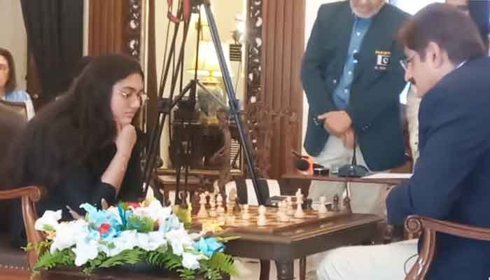 National Junior Chess Champion Mehak Maqbool Defeats Sindh CM Murad Ali Shah