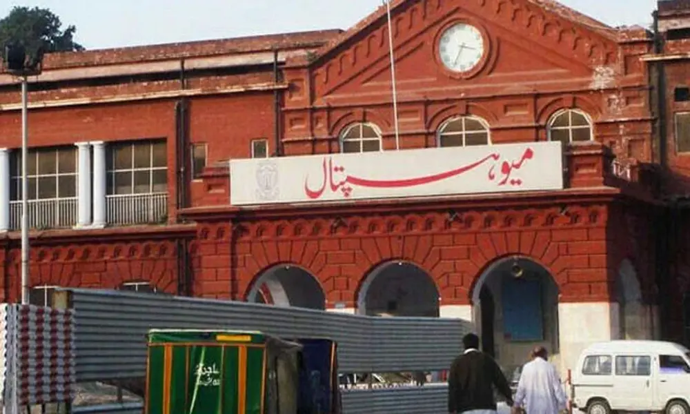 Mayo Hospital Injection Reaction: Three Nurses Issued Show-Cause Notices