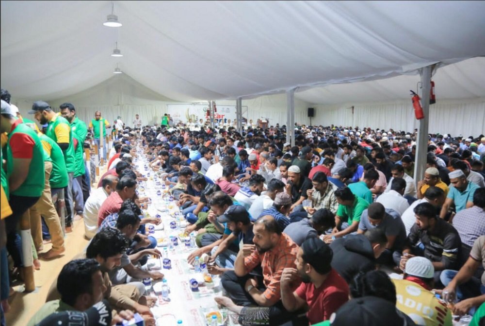 Dubai’s massive Iftar Meal Distribution Inspires Conversions to Islam