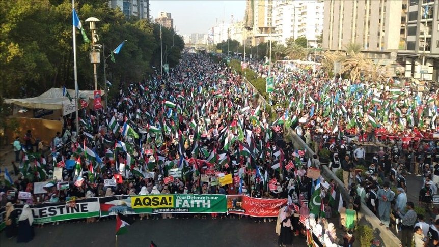 Massive Solidarity March in Karachi for Palestinians