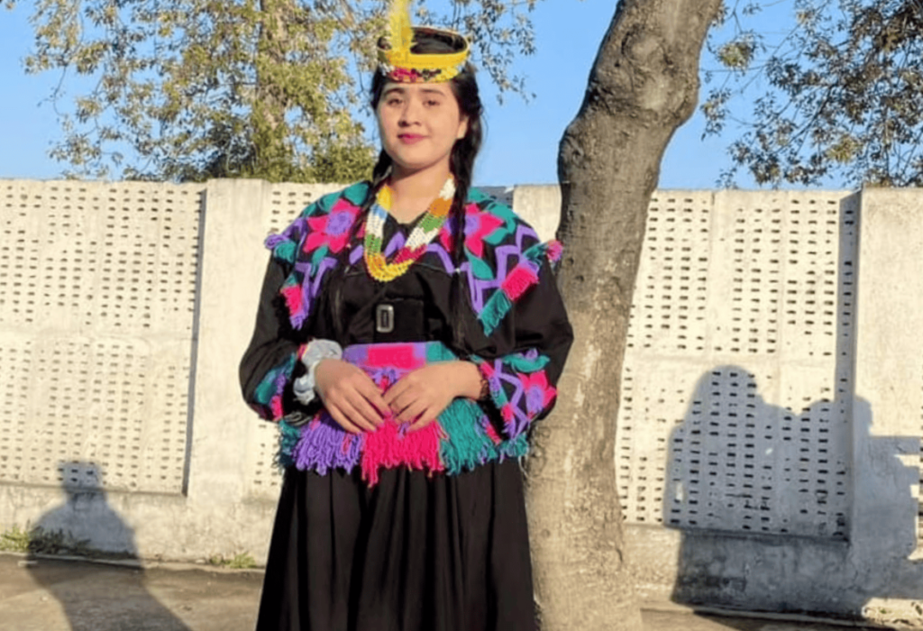 Breaking Barriers: Kalash Girl’s Inspiring Journey from Chores to the Football Field