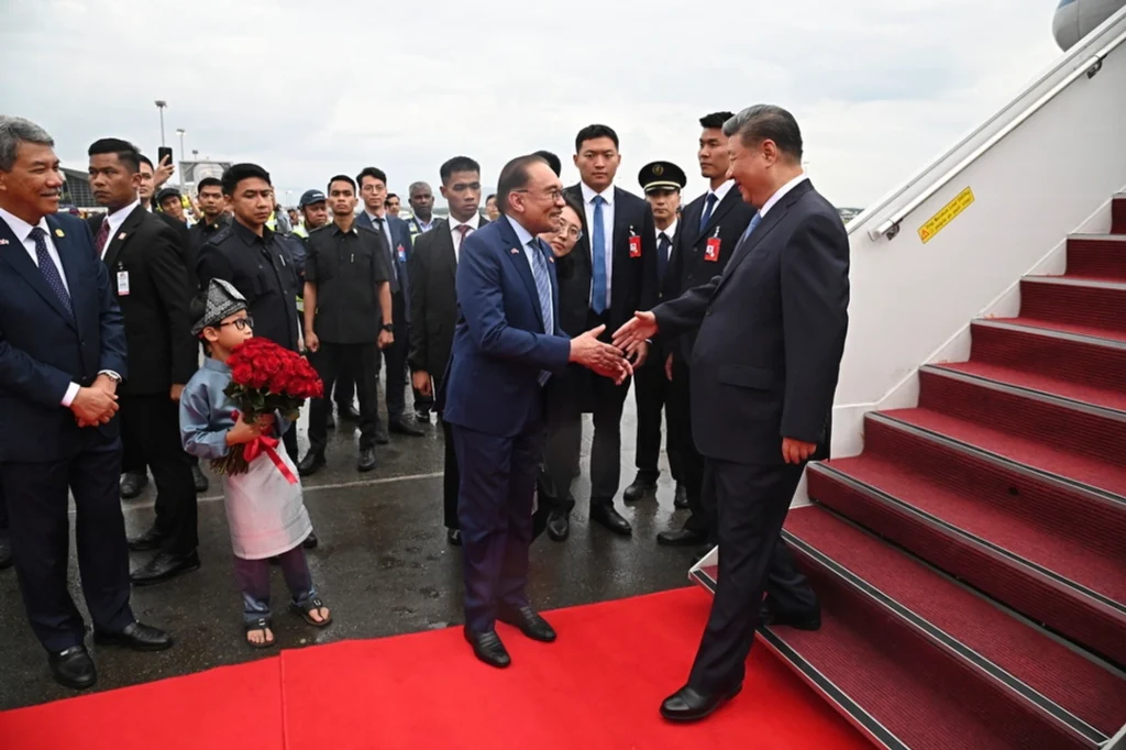 Xi Jinping lands in Malaysia Amid U.S.-China Trade Tensions, Aims to Deepen Bilateral Ties